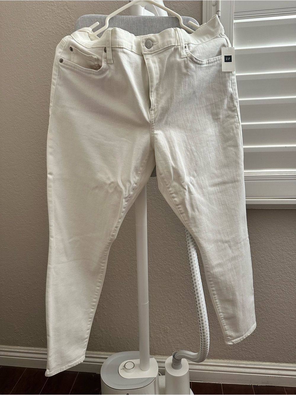 GAP Women’s Skinny Jeans in White